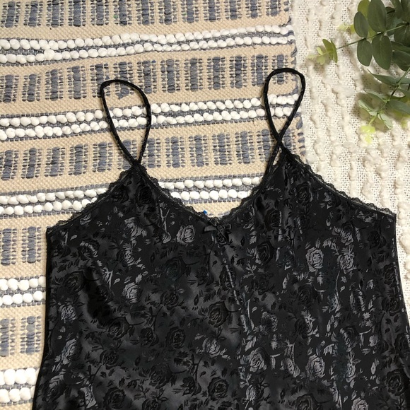 Vintage Black Rose Print Satin Slip w/ Lace Trim Sz L - Picture 4 of 16